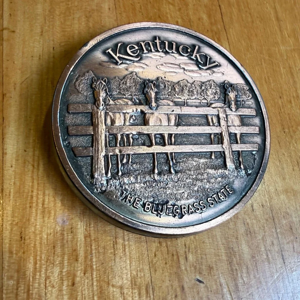 Kentucky‎ The Bluegrass State Horse Belt Buckle Round Copper Tone Western 3 Inch